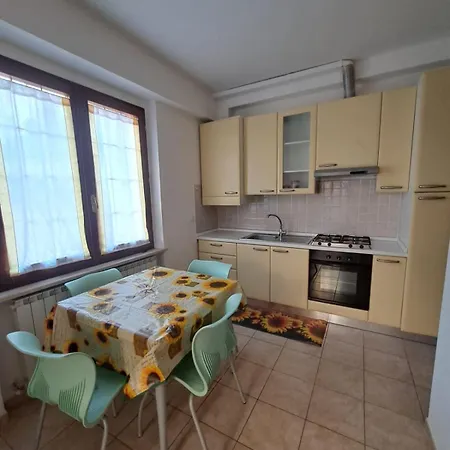 شقة La Casa Dei Girasoli كاستيلْفيدارْدو